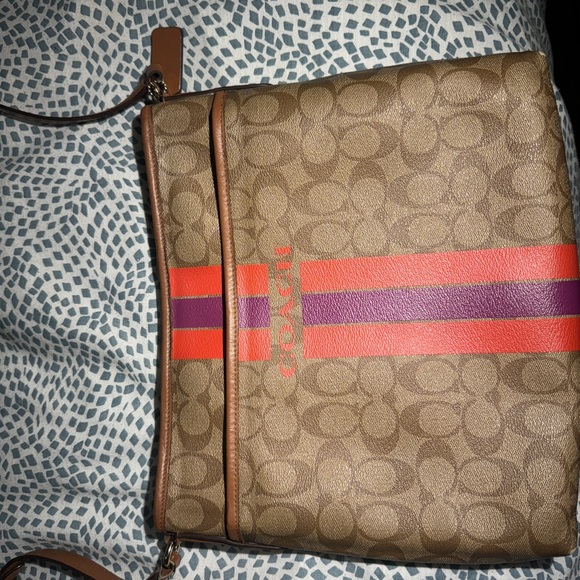 Coach Cross Body Bag Purse - Picture 3 of 11